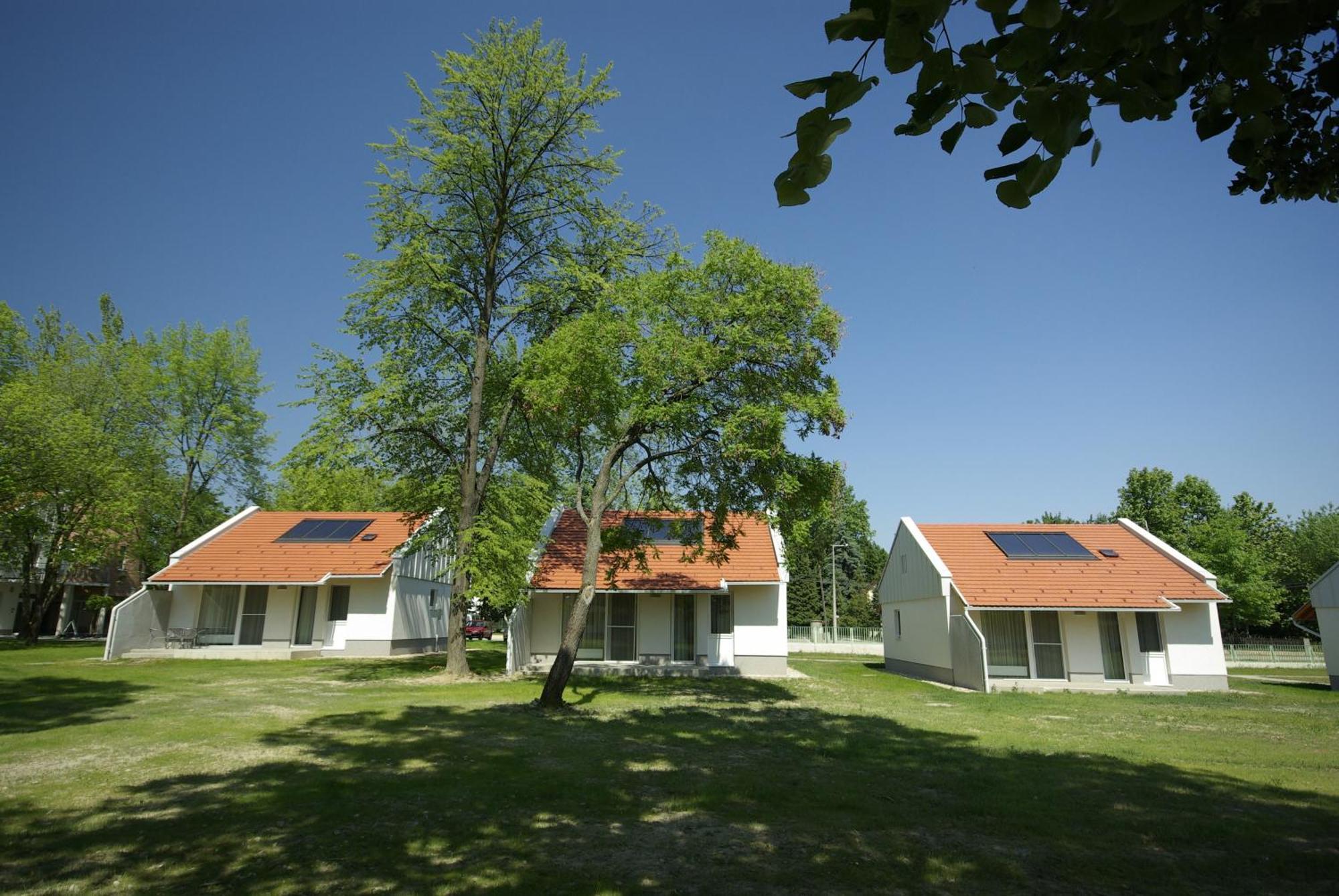 Termal Kemping Apartmanok Es Bungalok Harkany Exterior photo